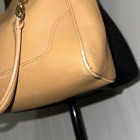 TORY BURCH
Leather Chain-Link Handle Bag - Picture 8 of 12